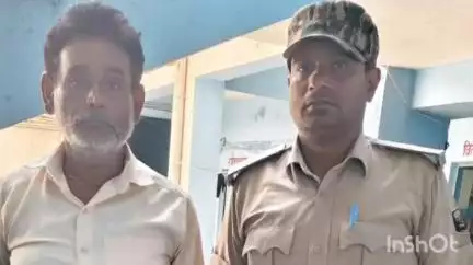 हिसुआ: हिसुआ के बढौना गांव से एसआई धर्मवीर कुमार ने कोर्ट के आदेश पर एक व्यक्ति को किया गिरफ्तार
