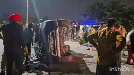 अम्बाला: अंबाला में हाईवे पर पलटी स्कॉर्पियो, 3 युवक घायल, पुलिस कर रही है हादसे की जांच