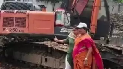 పోతురాజు కాలువ పూడికచేత పనులను పరిశీలించిన నగర మేయర్
