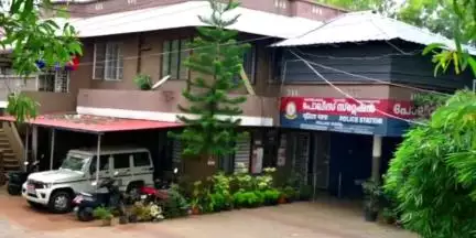 കുന്നത്തൂർ: മൈനാഗപ്പള്ളിയിൽ യുവാവിനെ വീടിനുള്ളിൽ തൂങ്ങി മരിച്ച നിലയിൽ കണ്ടെത്തി