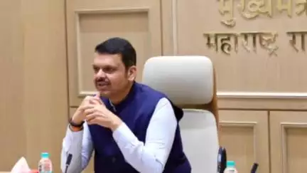 गडचिरोली: वडसा – गडचिरोली रेल्वे मार्गाच्या भूसंपादनाची प्रक्रिया पंधरा दिवसांत पूर्ण करावी, मुख्यमंत्र्यांचे विभागांना निर्देश