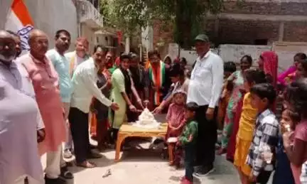 आलापुर: फतेहपुर पकड़ी में कांग्रेसियों ने उत्साह के साथ मनाया राहुल का जन्मदिन, लिए कई संकल्प