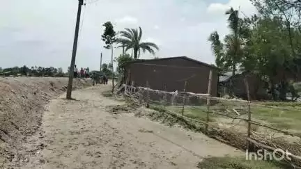 বাসন্তী: ভরতগড় এলাকায় স্থায়ী কংক্রিটের রাস্তা না হওয়ায় যাতায়াতের সমস্যায় ভুগছে এলাকাবাসী #jansamasya