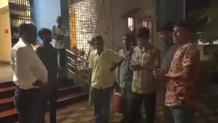 রামপুরহাট ১: রামপুরহাটে পাবলিক আপসের খবরের জেরে হারিয়ে যাওয়া বৃদ্ধ ফিরে পেলো তার সঙ্গীদের