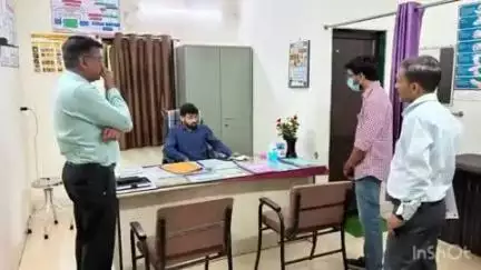 સોનગઢ: જામખડી ગામના પ્રાઇમરી હેલ્થ સેન્ટરની ઓચિંતી મુલાકાત કલેકટરે લીધી