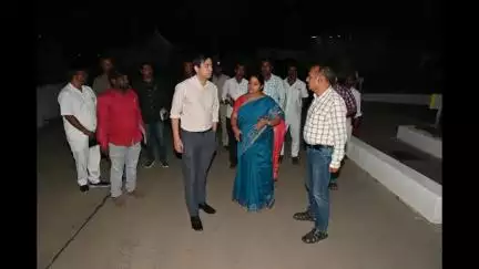 మామిడిరైతుల కష్టాలు తెలుసుకోవడానికి ఆకస్మిక తనిఖీ జైన్ ఫ్యాక్టరీ సందర్శించిన కలెక్టర్ సుమిత్ కుమార్