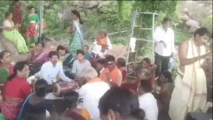 బోధన్: బినోల గ్రామంలో అష్టమి సందర్భంగా భక్తులతో గెలిచిన కాలభైరవ స్వామి ఆలయం