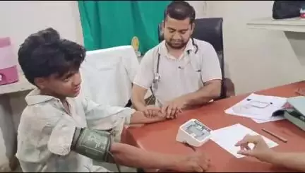 बांसवाड़ा: माहीडेम गांव में मजदूरी करने के बाद घर जाकर मजदूर ने पिया जहर, एमजी अस्पताल में उपचार जारी