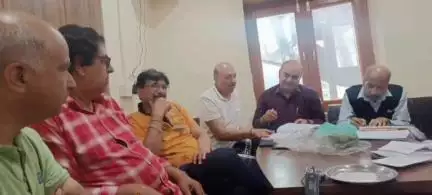 शिमला ग्रामीण: कच्चीघाटी घोड़ाचौकी व्यापार मंडल की मासिक बैठक कच्चीघाटी में आयोजित की गई