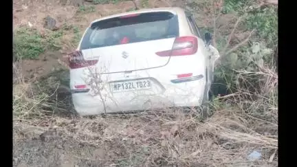 चौरई: उमरिया इसरा में तेज रफ्तार कार ने बाइक सवार को मारी टक्कर, ज़िला अस्पताल में कराया गया भर्ती