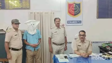 সোনামুখী: পাথর ব্যবসায়ীদের প্রতারণা করার অভিযোগে এক ব্যক্তিকে গ্রেফতার করে বিষ্ণুপুর আদালতে পেশ করলেন সোনামুখী থানার পুলিশ