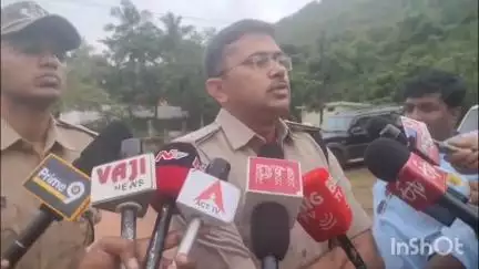 విశాఖపట్నం: జిల్లాలో జరిగిన ఎన్‌కౌంటర్‌లో చనిపోయిన వారి వివరాలు వెల్లడించిన ఎస్పీ అమిత్ బర్ద్
