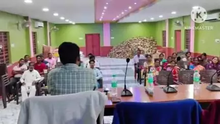 রঘুনাথপুর ২: চেলিয়ামার BDO অফিসের SHG মিটিং হলে হল রঘুনাথপুর 2 ব্লকের গ্রাম পঞ্চায়েতের নির্বাচিত জনপ্রতিনিধিদের প্রশিক্ষণ শিবির