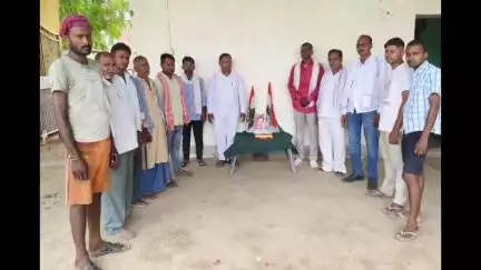 ज़मानिया: दरौली में ब्लॉक कांग्रेस कमेटी ने नेता प्रतिपक्ष और राहुल गांधी का 55वां जन्मदिन मनाया