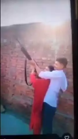 बीसलपुर: बीसलपुर थाना क्षेत्र में सोशल मीडिया पर वायरल हुआ युवक का युवती को हर्ष फायरिंग कराते वीडियो