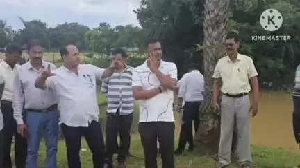 মানকাচৰ: দক্ষিণ শালমাৰা মানকাচৰ জিলাৰ জাঙ্গালস্হিত চেন্তেল ৱেৰ হাউচৰ মূলপথটো বিকল্প পথৰ ব্যৱস্থা কৰে বিধায়ক আমিনুল ইছলামে