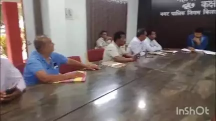दुर्ग: भिलाई नगर निगम में विद्युत विभाग की समीक्षा बैठक, प्रभारी लालचंद वर्मा ने सभी से की बैठक