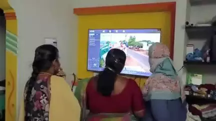 திண்டுக்கல் கிழக்கு: முகமூடி கொள்ளையர்கள் பெண் கவுன்சிலர்கள் கைப்பையை பறித்துக் கொண்டு வண்ணத்துச் சின்னப்பர் கோவில் அருகே தப்பி ஓட்டம்