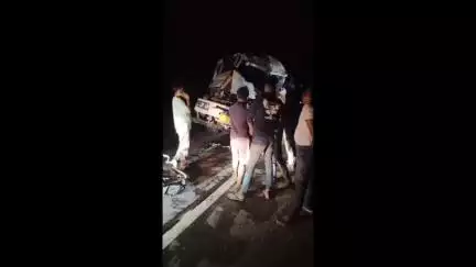 अमानगंज: अमानगंज-पन्ना मार्ग पर बाईपास के पास दो ट्रक की टक्कर, एक ट्रक मौके से फरार