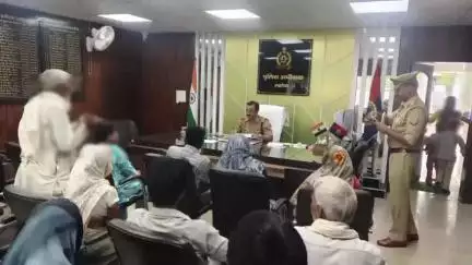 महोबा: पुलिस अधीक्षक ने पुलिस कार्यालय में जनसुनवाई कार्यक्रम का आयोजन किया, समस्याओं का निस्तारण किया गया
