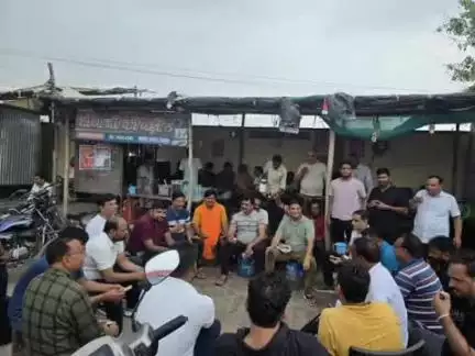 टोंक: हायर सेकेंडरी चौराहे पर भाजपा पदाधिकारी एवं कार्यकर्ताओं ने संकल्प से सिद्धि तक के विषयों पर किया संवाद