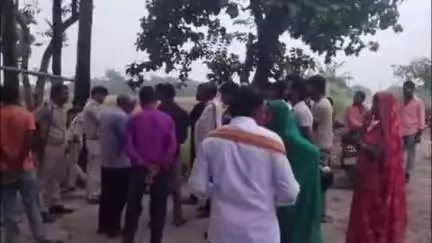 चेहराकलां: चेहराकला गांव से विवाहित महिला का अधजला शव बरामद, कटहरा पुलिस ने पोस्टमार्टम के लिए हाजीपुर भेजा