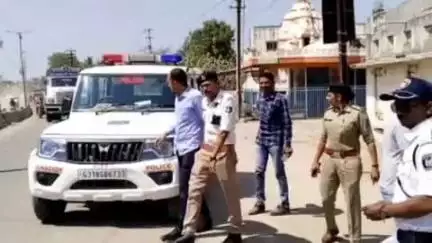 જૂનાગઢ: ગિરિરાજમાંથી શખ્સ ઘાસચારો વેચતો પકડાયો