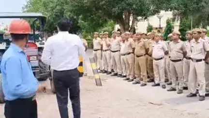 बहादुरगढ़: औद्योगिक क्षेत्र: आपातकालीन स्थिति से निपटने के लिए HNG फैक्ट्री में सिविल डिफेंस मॉक ड्रिल