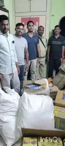 పోచం మైదాన్ లో నాలుగు లక్షల 64 వేల విలువచేసే పోగాకు ఉత్పత్తులు స్వాధీన పరుచుకున్నారు టాస్క్ ఫోర్స్ పోలీసులు