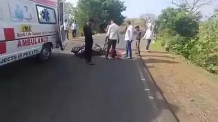 बैतूल नगर: डिलीवरी के बाद पत्नी और बच्चे से मिलने जा रहे युवक को ट्रक ने मारी टक्कर, राजस्थानी ढाबा के पास हादसा