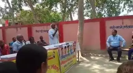 वैशाली: वैशाली प्रखंड के सरकारी विद्यालयों में ACS एस सिद्धार्थ के आदेश पर शिक्षक-अभिभावक गोष्ठी का आयोजन