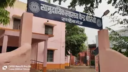 बोरियो सीएचसी जाने वाले रास्ते में कुड़ा का अंम्बार ,जनता परेशान,अधिकारी ने कोई सुधी नही
