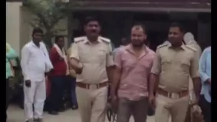 बक्सर: महदह स्थित पुलिस लाइन से पुलिस ने एक फर्जी एसआई को किया गिरफ्तार