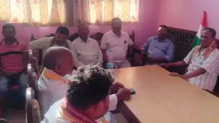 କଣ୍ଟାମାଳ: ଅମୁର୍ଡl ଠାରେ କଣ୍ଟାମାଳ ବିଧାୟକଙ୍କୁ ଭେଟି ସଂସ୍କୃତି ଭବନ ପାଇଁ ଜମି ଯୋଗାଇ ଦେବାକୁ ଆଲୋଚନା କଲା ଡୁମାଳ  ପରିଷଦ