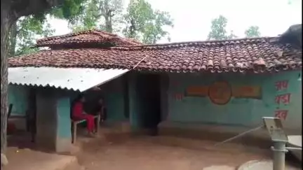 दुधि: बभनी में शादी के 11 दिन बाद दुल्हन फरार, गांव में हुई पंचायत, सहमति न बनने पर मामला थाने पहुँचा