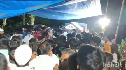 মানিকচক: পাঠানপাড়া গ্রামে দেহ ফিরলো মৃত শ্রমিকের, পরিবারের সাথে দেখা করতে পৌঁছল বিধায়িকা