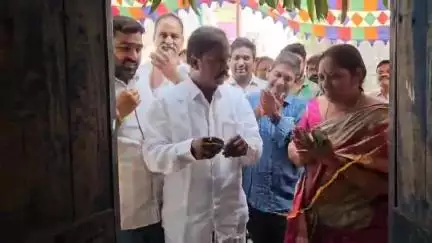 మాఫియాను అరికట్టేందుకే రేషన్ షాపుల ద్వారా నిత్యవసర సరుకులు పంపిణీ: జగ్గయ్యపేట ఎమ్మెల్యే శ్రీరామ్ రాజగోపాల్ తాతయ్య
