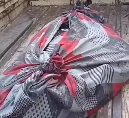 जसपुर: ग्राम मंडवाखेड़ा में पति ने पत्नी की धारदार हथियार से हत्या की, पुलिस मौके पर पहुंची