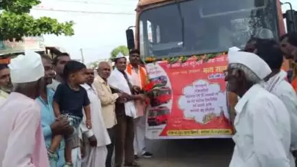 सेनगाव: गोरेगांव येथे लालपरीचा वर्धापन दिन उत्साहात साजरा,चालक व वाहकांचा करण्यात आला सत्कार