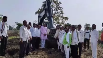 सेनगाव: वाघजाळी येथे शेत-पांदन रस्ते अभियानांतर्गत मान्यवरांच्या हस्ते भूमिपूजन