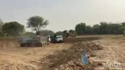 टूंडला: गांव धीरपुरा से मिट्टी का अवैध खनन होते हुए वीडियो सोशल मीडिया पर हुआ वायरल