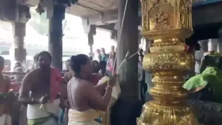 சேலம்: பழைய பேருந்து நிலையம் சுகவனேஸ்வரர் கோவிலில் வைகாசி விசாக தேர் திருவிழா முன்னிட்டு கொடியேற்றும் நிகழ்ச்சி