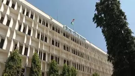 सातारा: जिल्हा परिषदेच्या शाळेत बदलीबाबत फसवणूक करणाऱ्या शिक्षकांवर कारवाई करण्याची सामाजिक कार्यकर्त्यांकडून मागणी