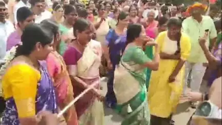 ಕಂಪ್ಲಿ: ನಗರದ ಶುಗರ್ ಫ್ಯಾಕ್ಟರಿಯಲ್ಲಿ 4ನೇ ವರ್ಷದ "ಫ್ಯಾಕ್ಟರಿ ಹಬ್ಬ" ಆಚರಣೆ
