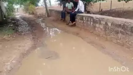 अंबाह: दोहरी गांव के ब्राह्मण मोहल्ले में सड़क की बदहाली, CM हेल्पलाइन पर शिकायत करने के बावजूद नहीं हुई कार्रवाई #jansamasya