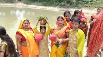 झंझारपुर: मछधी गांव में रामायणी महायज्ञ से भक्तिमय माहौल, महायज्ञ की शुरुआत पर निकली भव्य कलश शोभायात्रा