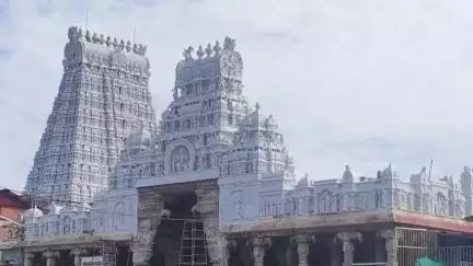 திருச்செந்தூர்: கோடை விடுமுறை கடைசி நாள் சுப்பிரமணியசாமி கோவிலில் பக்தர்கள் மற்றும் சுற்றுலா பயணிகள் குவிந்தனர்