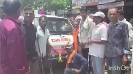हिंगणघाट: रुग्णमित्र गजू कुबडे यांचा असाहीं ध्येयवेडेपणा: टाका ग्राऊंड परीसरात दिव्यांगाच्या हस्ते केली रुग्णवाहिका समाजार्पण