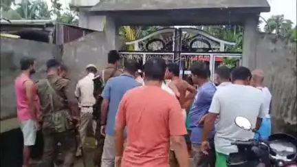 গোঁসাইগাঁও ভাগ: ভাঁওৰাগুৰী বজাৰত ১০ খনকৈ দোকানৰ লগতে এটা ঘৰত চোৰৰ লুটপাত, বিভিন্ন সামগ্ৰীৰ লগতে এঘৰৰ পৰা সোণ আৰু নগদ ১০ লাখ টকা লুট