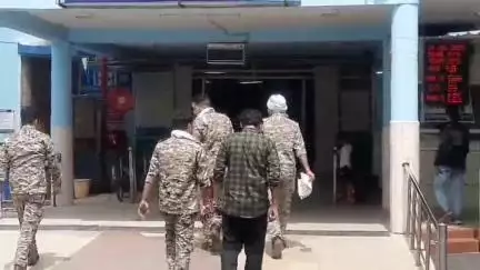 भिंड नगर: भिंड पुलिस ने श्याम नगर सकेरी में लोगों को ब्लैकमेल करने वाले एक आरोपी को गिरफ्तार किया